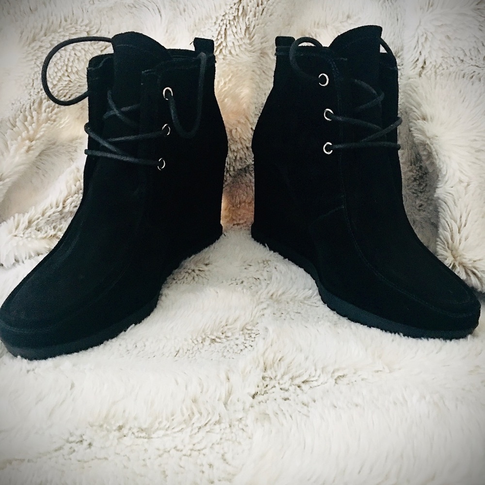 Women’s size 7 Michael Kors wedge bootie